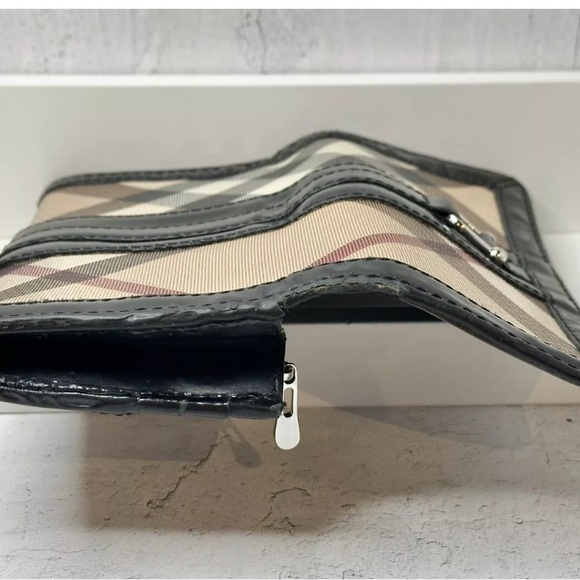 BURBERRY CHECK NOVA / LEATHER CLUTCH/WALLET W/DUST BAG & BOX - Picture 5 of 16